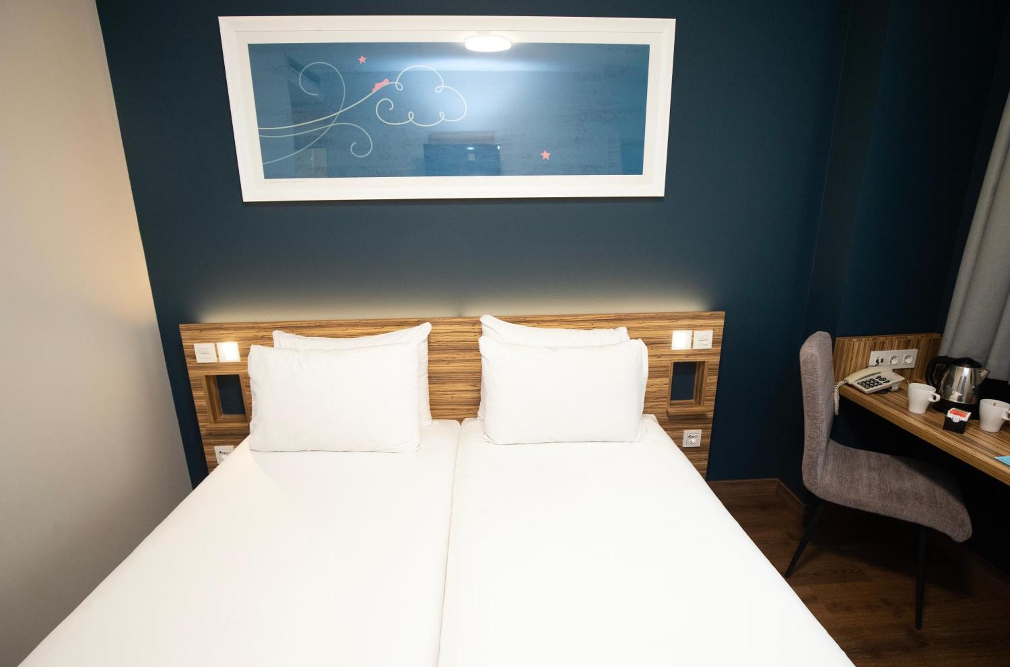 Travelodge Madrid Alcalá Quarto foto