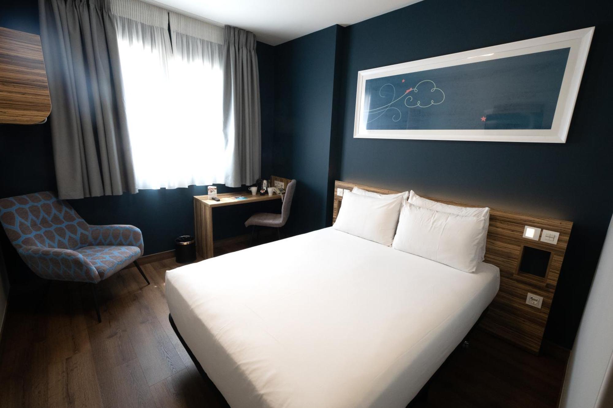 Travelodge Madrid Alcalá Quarto foto