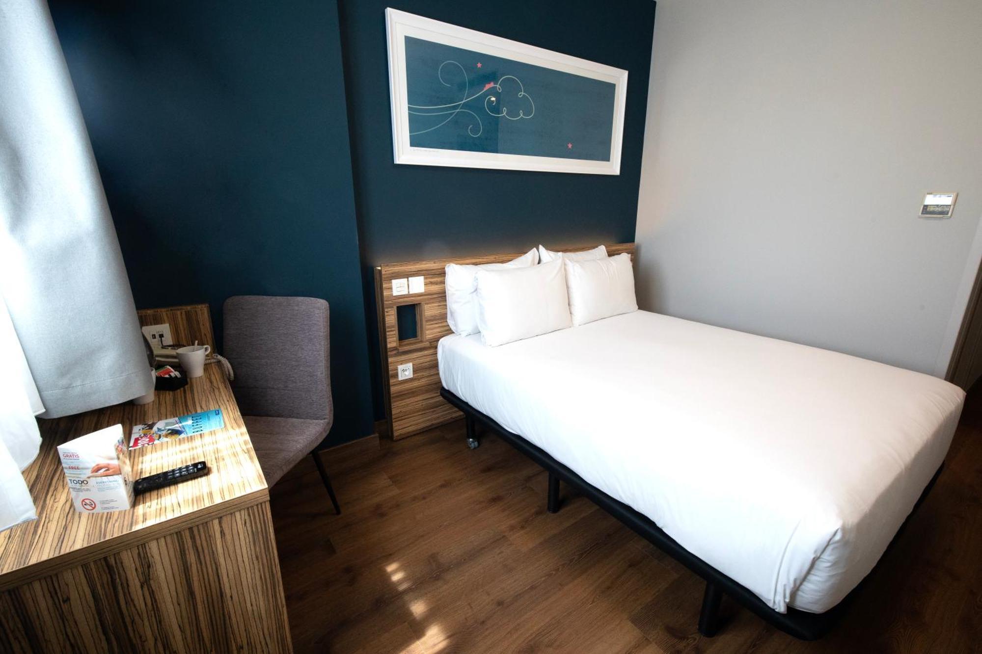 Travelodge Madrid Alcalá Quarto foto